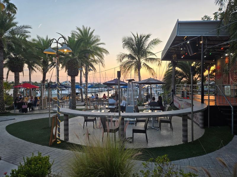 Circles Waterfront Restaurant - Apollo Beach