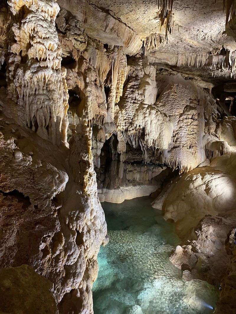 Natural Bridge Caverns