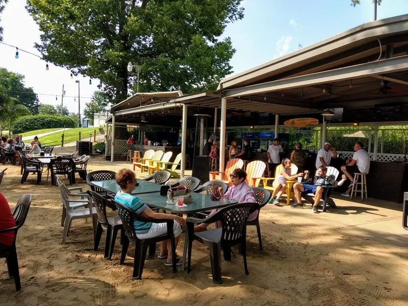 Food and Drinks Without Leaving the Fun