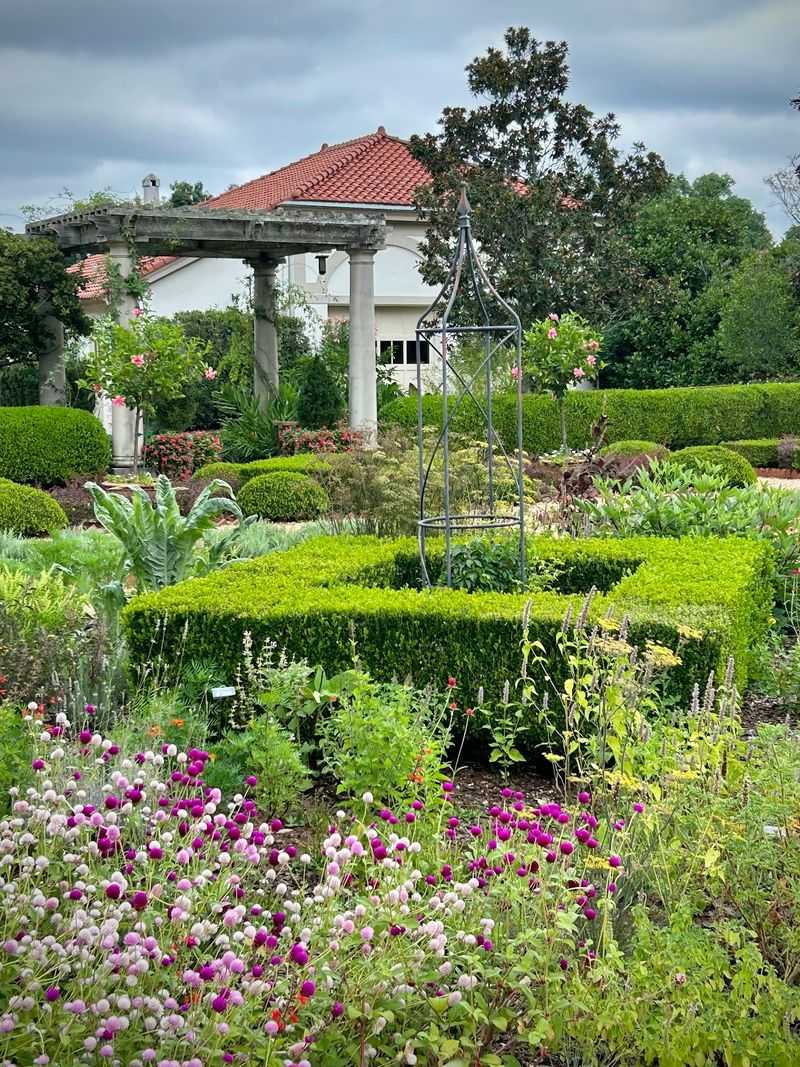 Hills & Dales Estate - LaGrange
