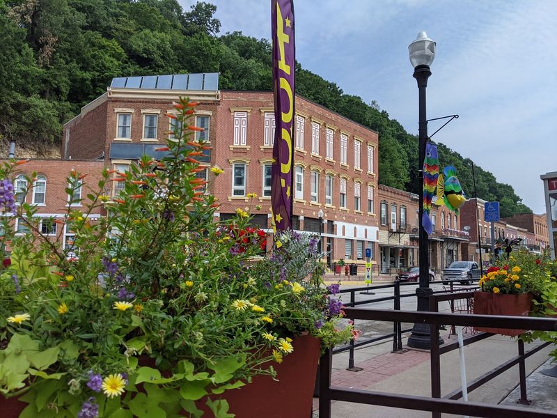 Four Seasons Keep The Landscape Fresh