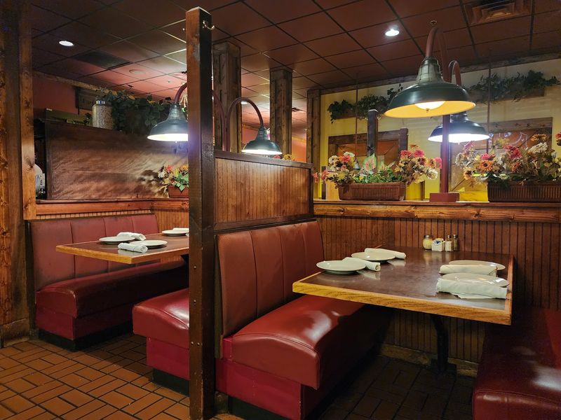 Family Dinners Feel Right At Home