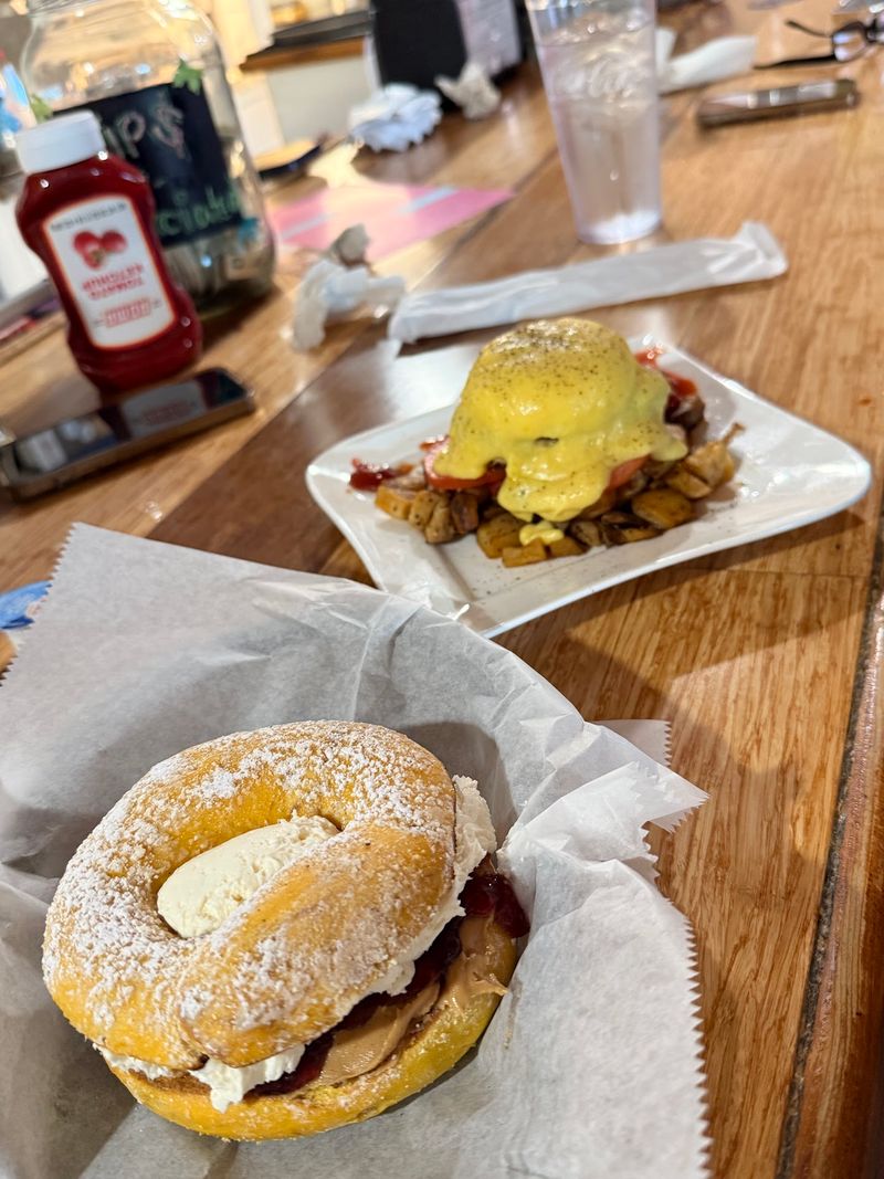 Barrier Island Bagels - Kitty Hawk
