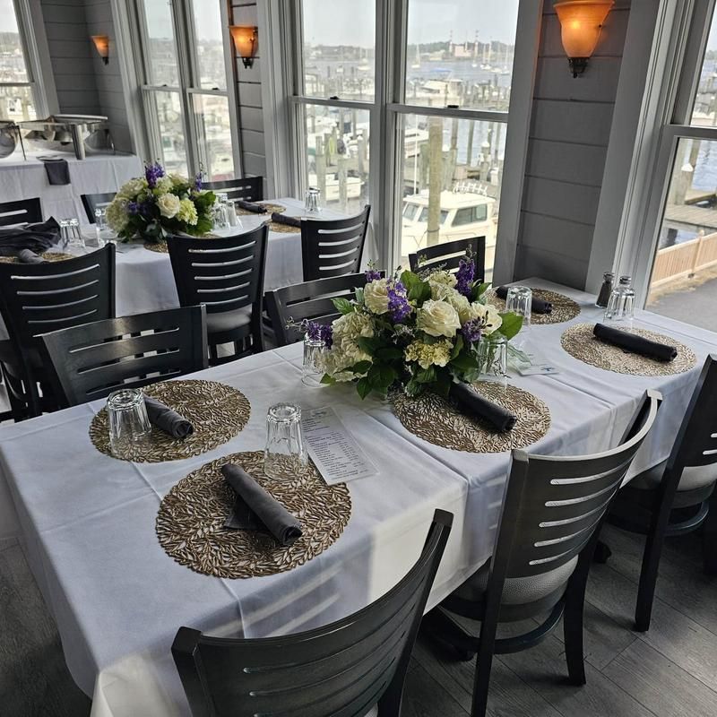 On The Waterfront Restaurant - New London
