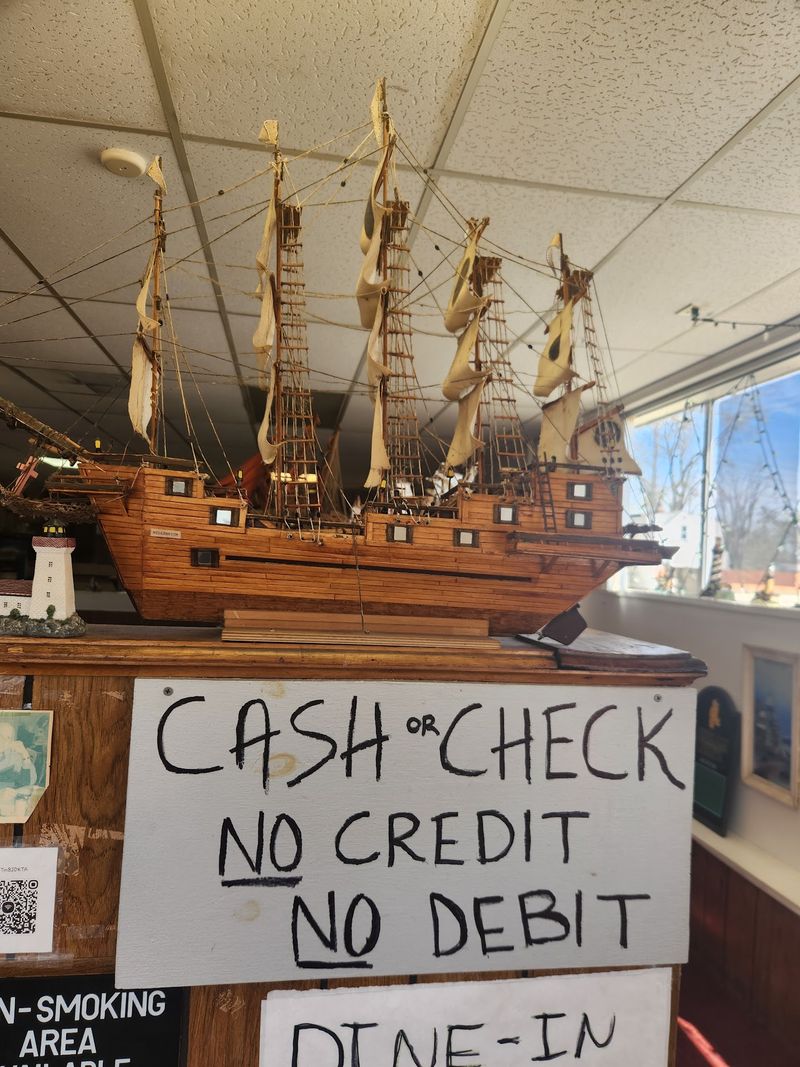 Cash-Only Charm With A Plan-Ahead Reminder