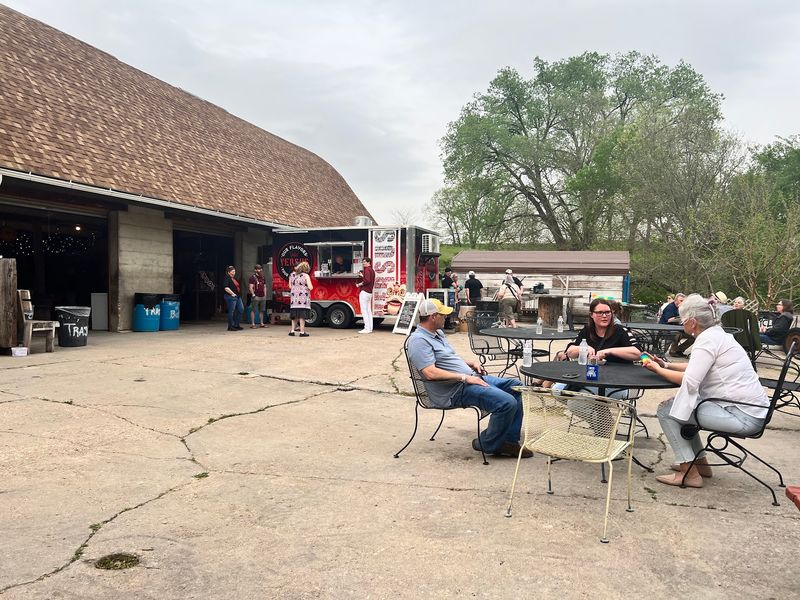 Food Trucks Turn Dinner Into Part of the Show