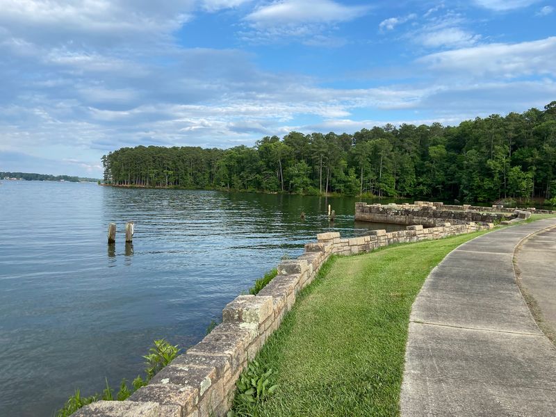 Scenic Shoreline Trail - Ninety Six