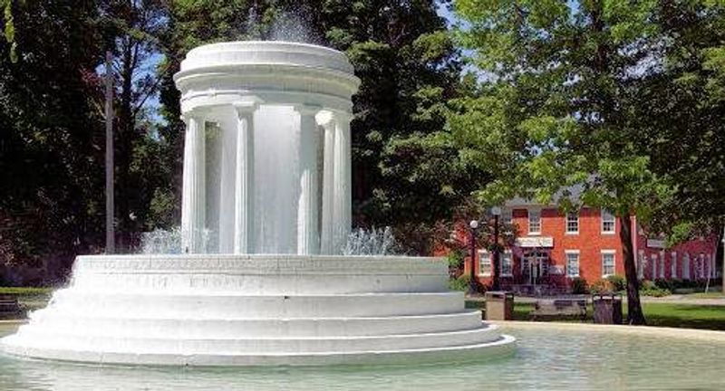 First Impressions by the Fountain
