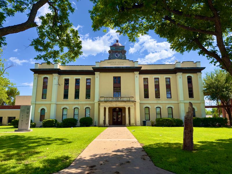 Bastrop County Courthouse, Bastrop - Bernie