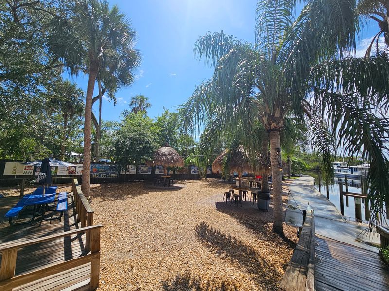 The Freezer Tiki Bar - Homosassa