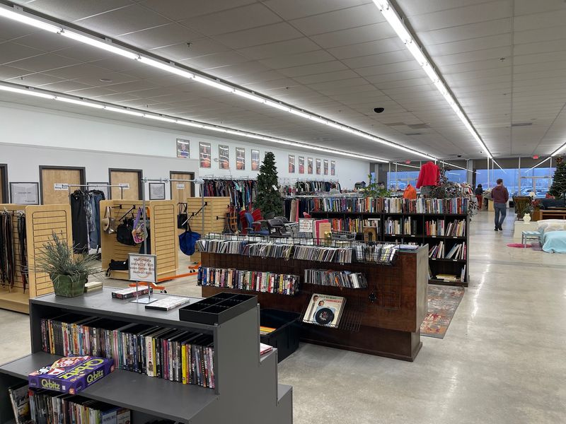 Clean Aisles, Calm Browsing