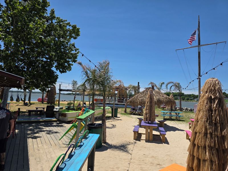Dockside Restaurant & Tiki Bar - Colonial Beach