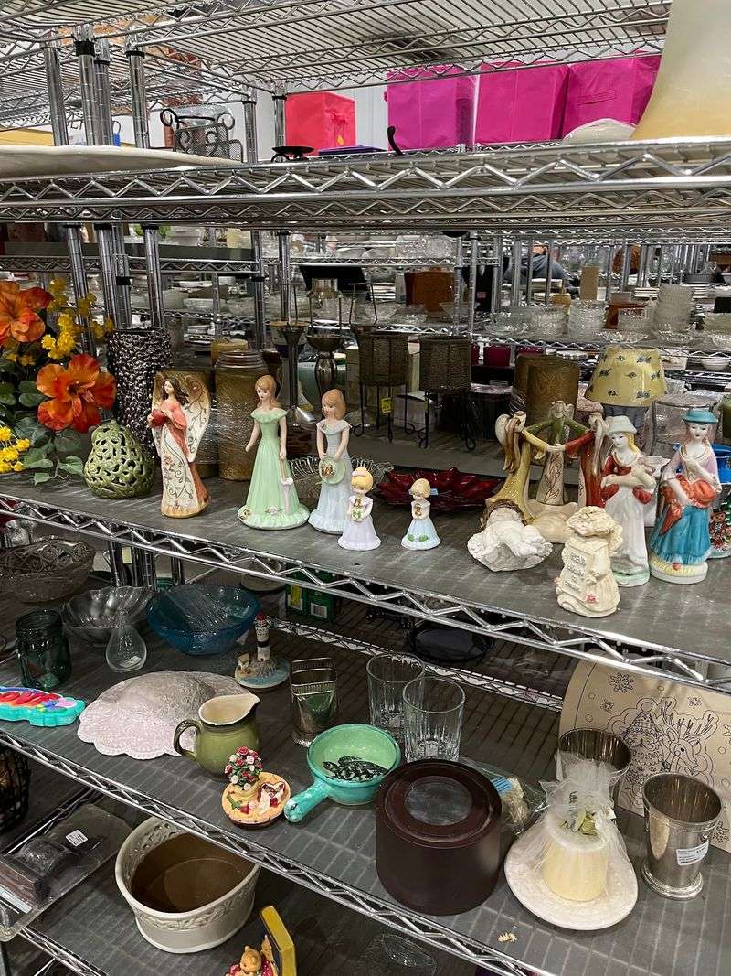 Home D&eacute;cor And Housewares Offer Plenty To Dig Through