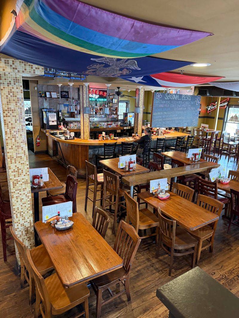 A Casual Setting That Keeps Dinner Relaxed
