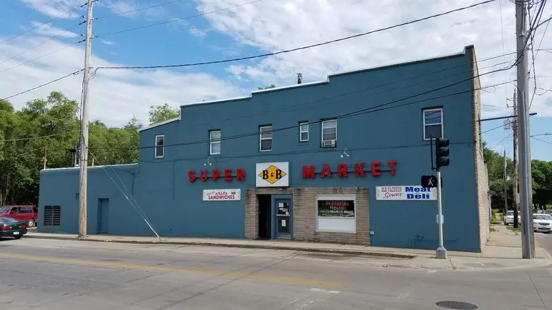 A Blue-Building Surprise With Serious Appetite