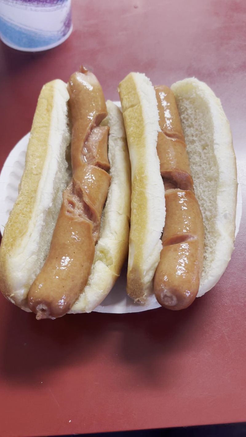 A Hot Dog With a Satisfying Snap