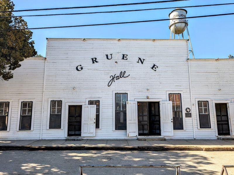 Gruene Hall, Gruene - Michael