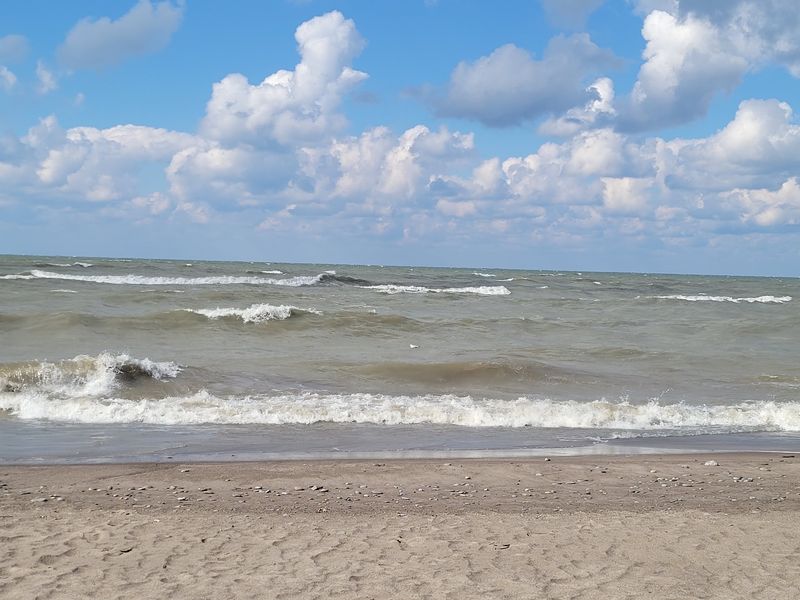 The Water Horizon Is What Really Sells The Ocean Illusion