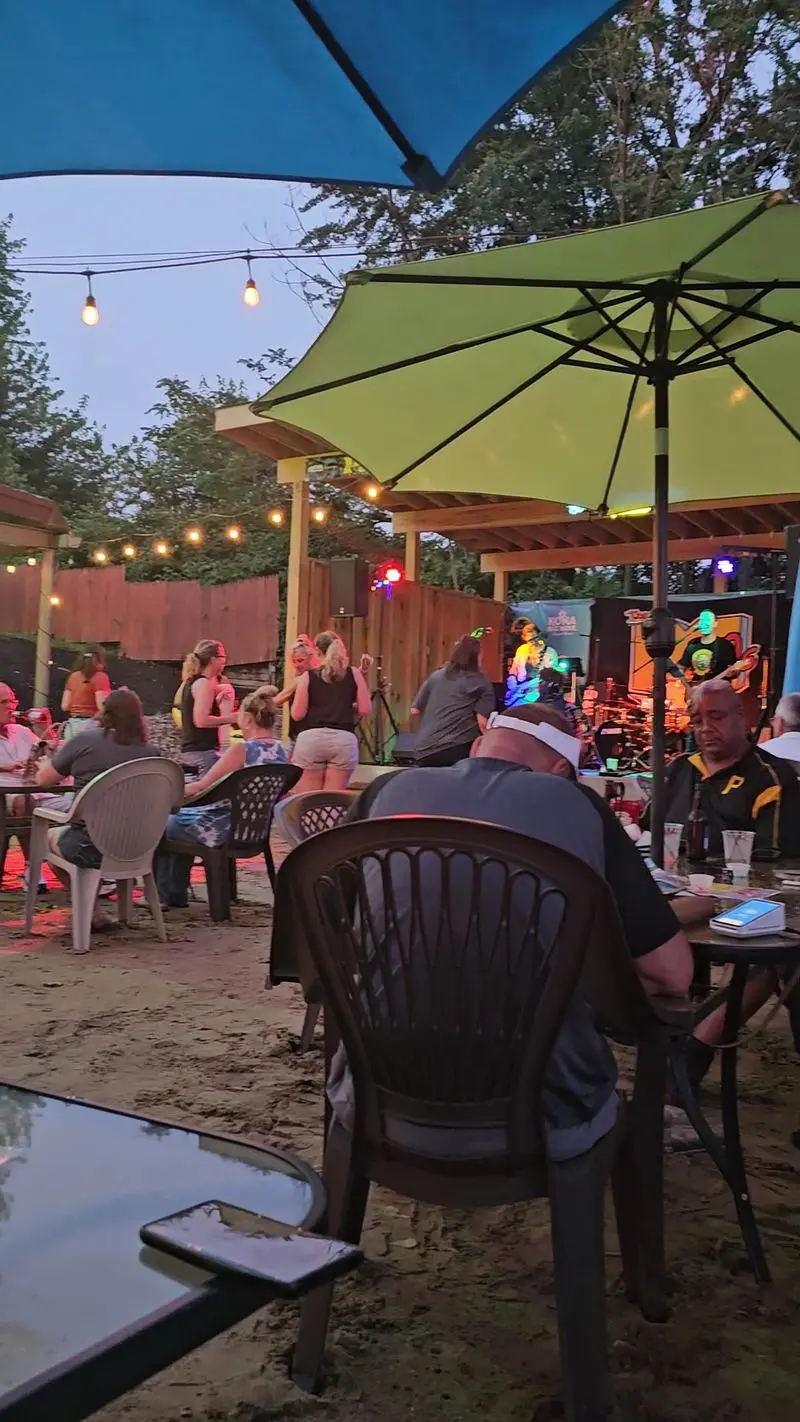 Live Music Makes It Feel Like a Vacation