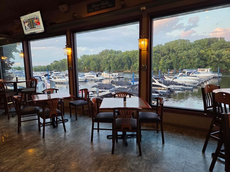 Huck Finn's On the Water - La Crosse