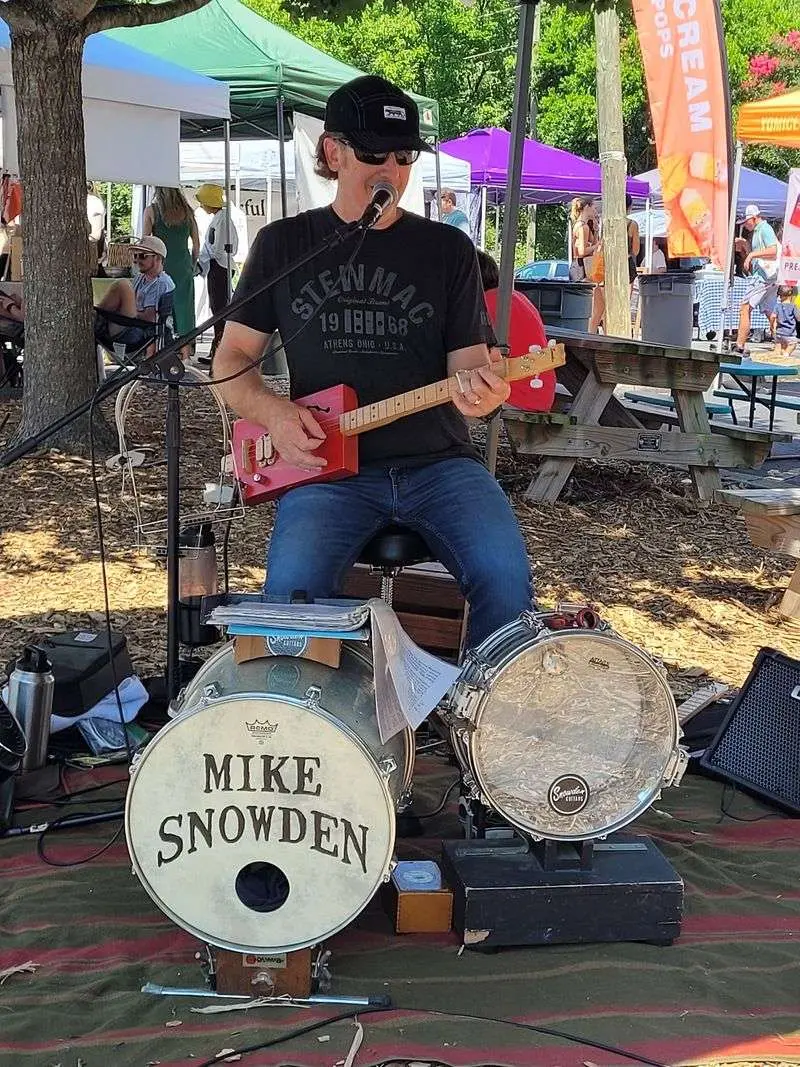 Live Music Keeps the Market Feeling Like a Community Gathering