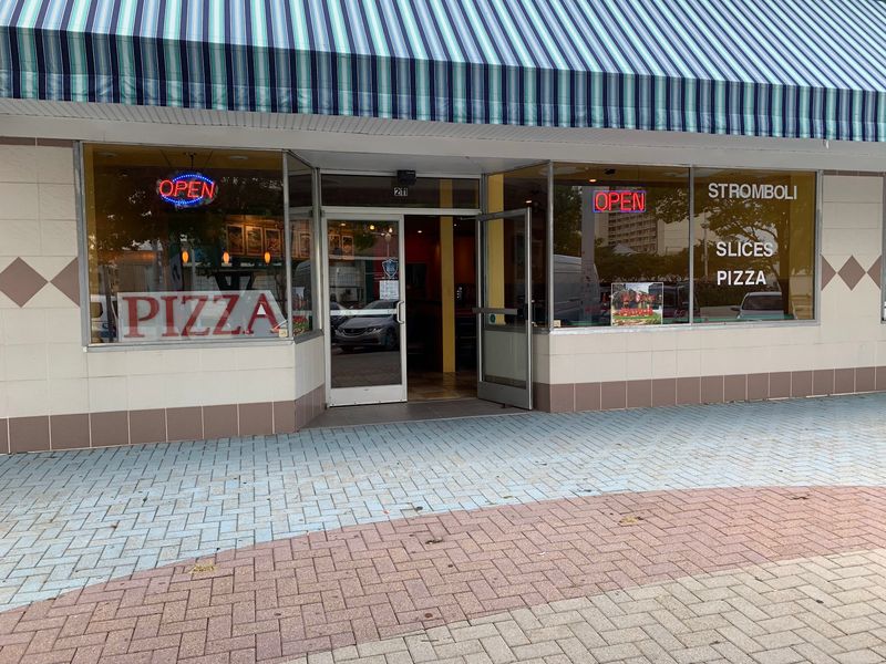 La Vera Pizzeria - Virginia Beach