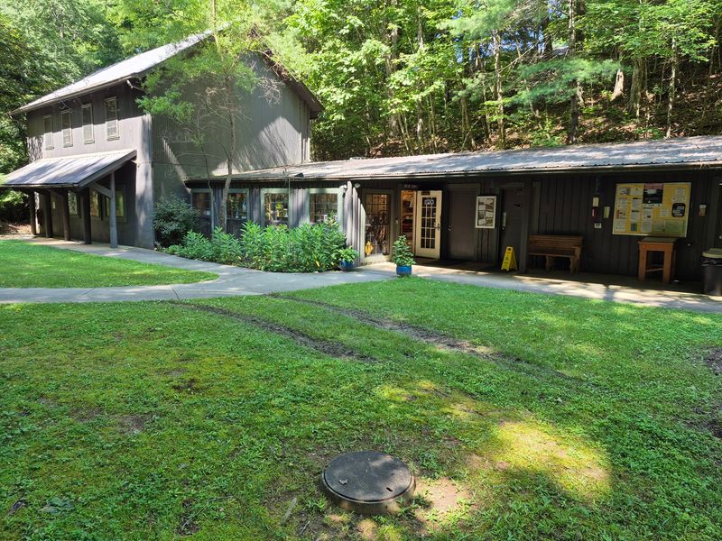 A Hidden Mountain Preserve With Room To Breathe
