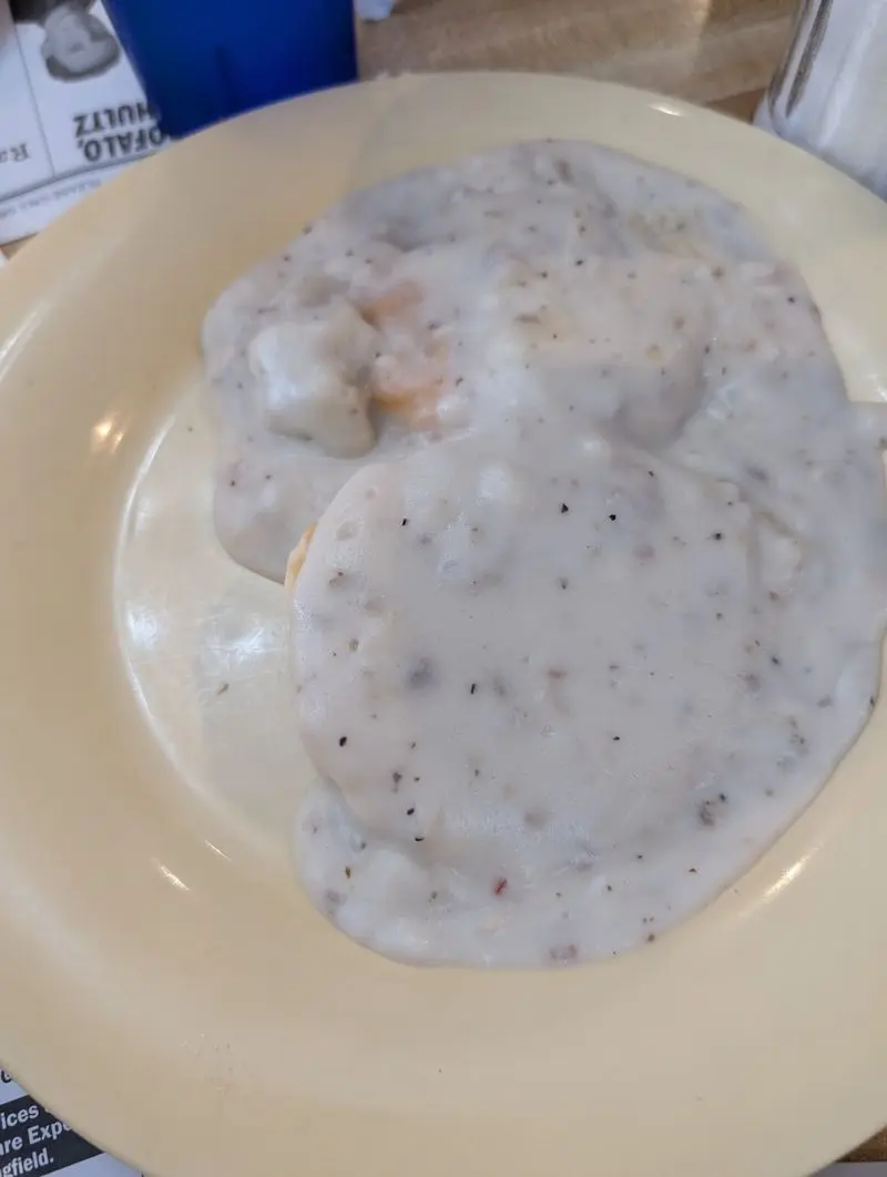A Comforting First Bite That Sets the Mood