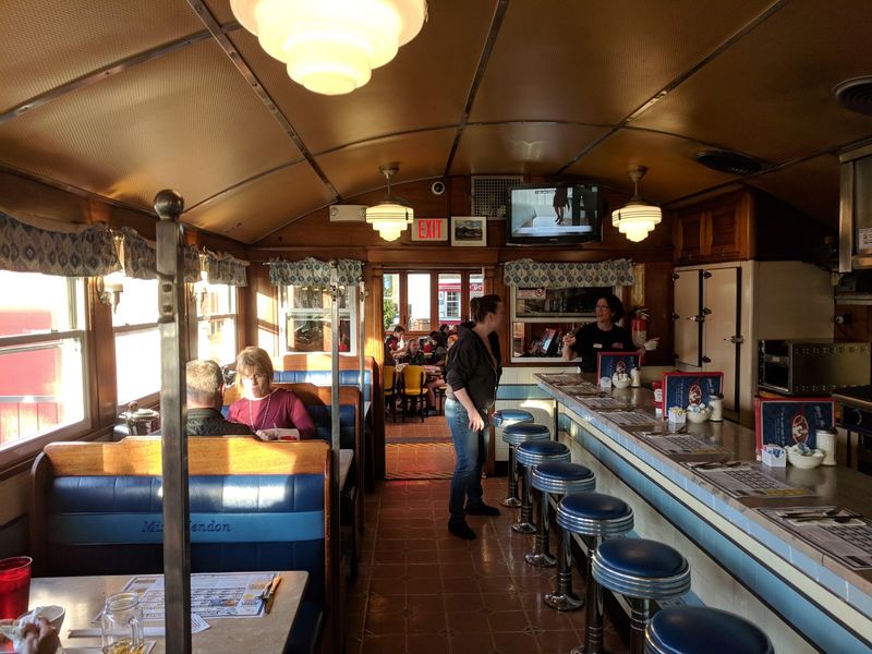 A Retro Room That Feels Like A Time Machine