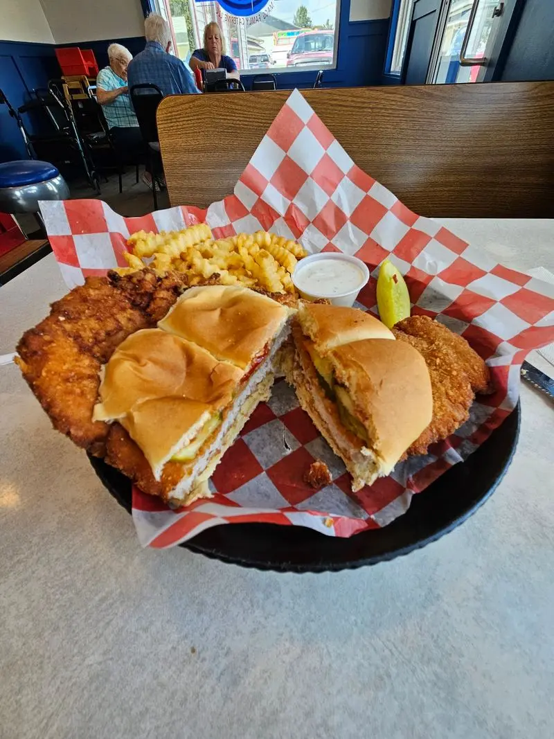 The Tenderloin That Spills Past the Bun