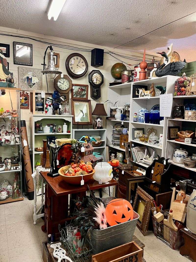 A Mix of Antiques, Vintage Finds, and Modern Pieces