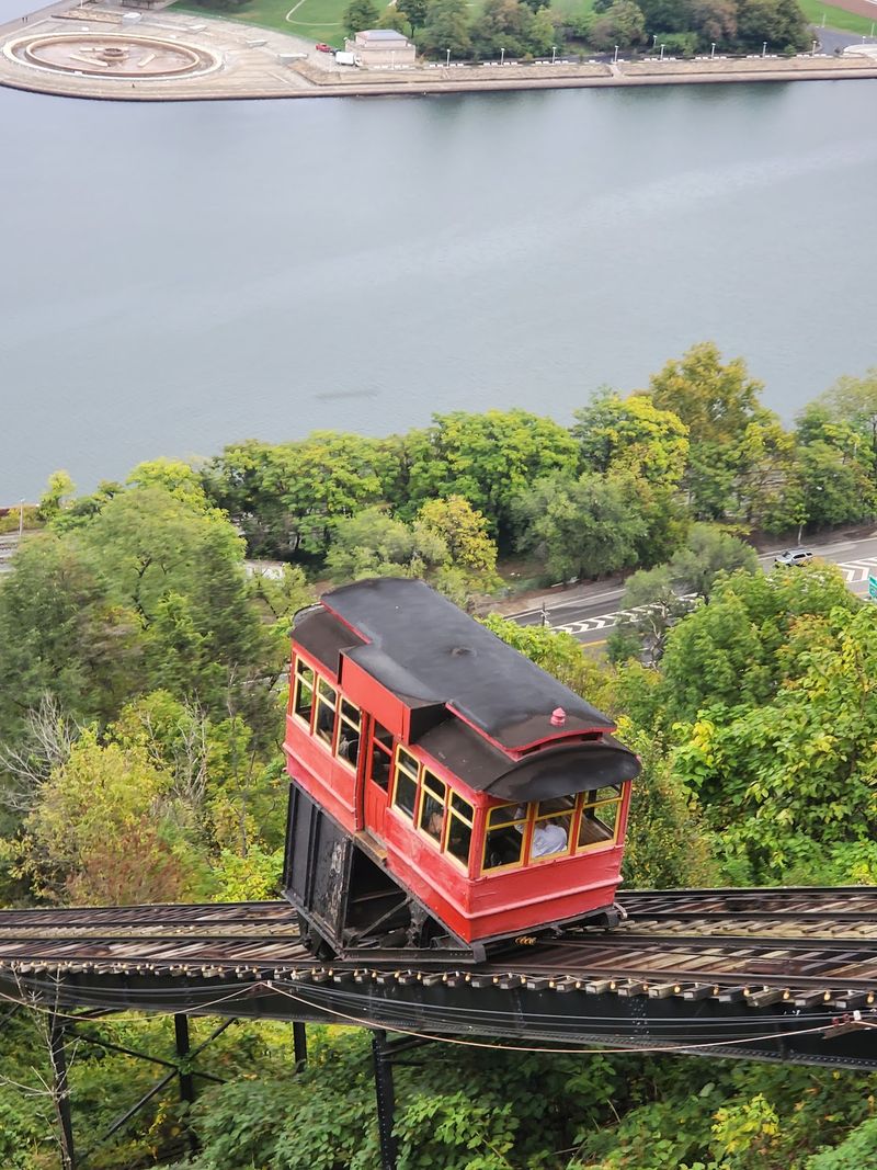 Old Wooden Cars With a Real Story