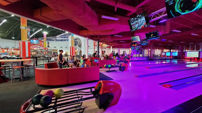 Go Head-to-Head at Bowling
