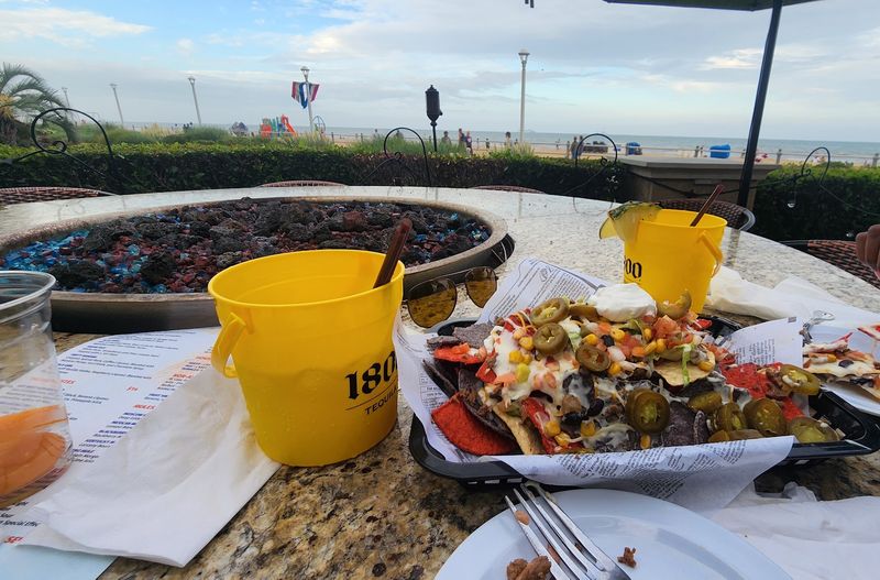 Tortugas Café & Tiki Bar - Virginia Beach