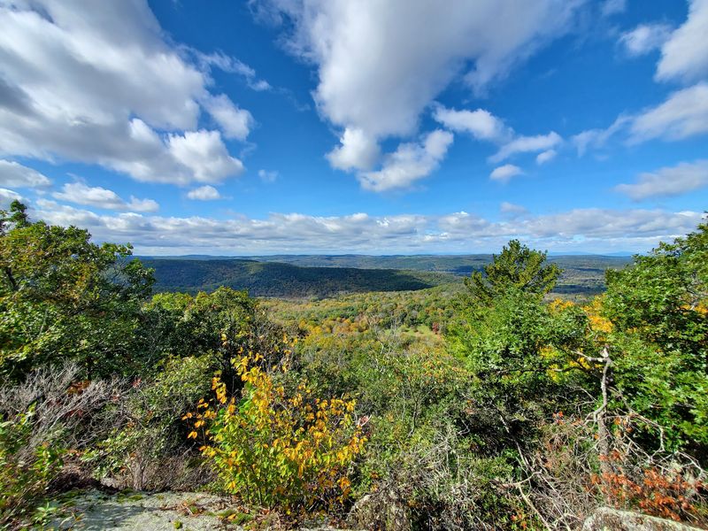 Blue Trail over Cobble Mountain at Macedonia Brook State Park