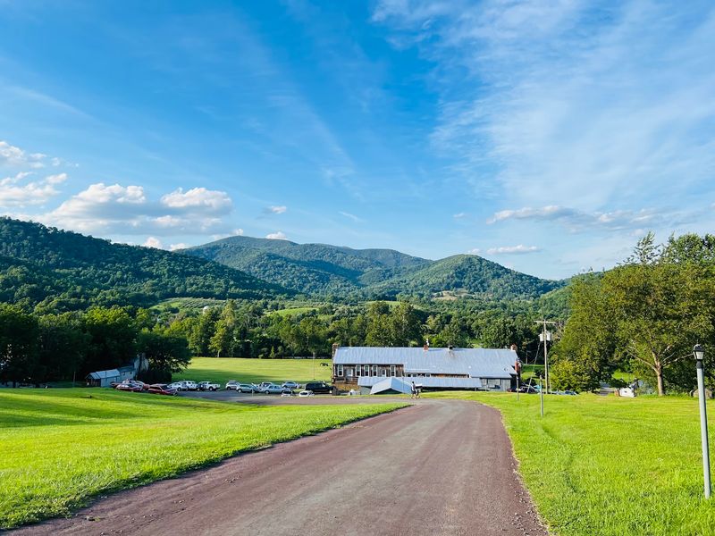 A Peaceful Escape Near Shenandoah National Park
