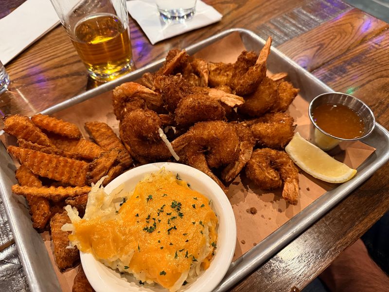 North and South Seafood & Smokehouse - Verona