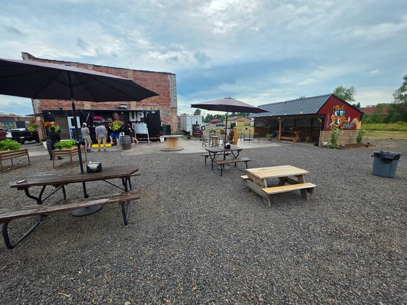 UP-N-Smoke Southern BBQ - Ironwood