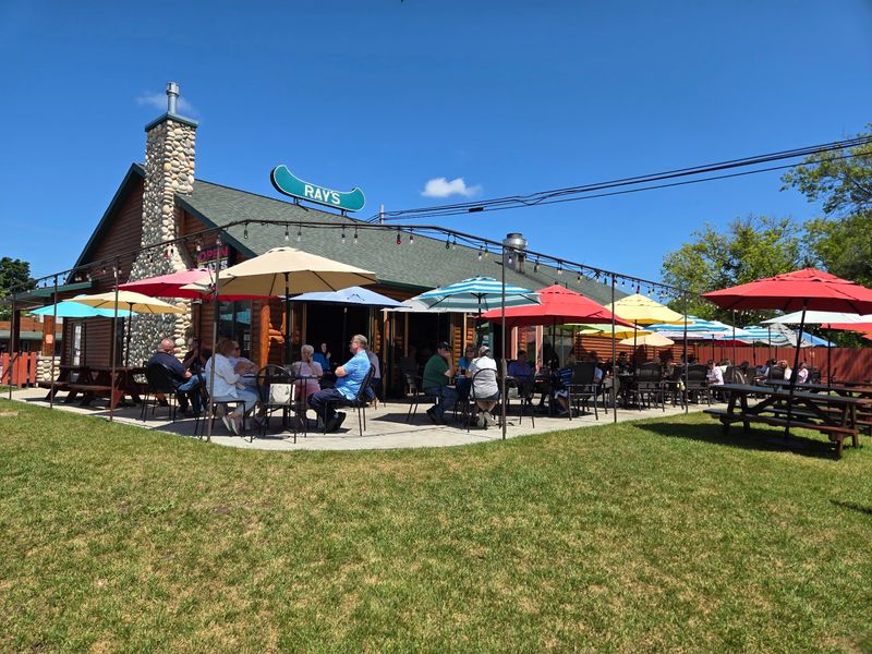 Ray's - BBQ, Brews & Blues - Grayling