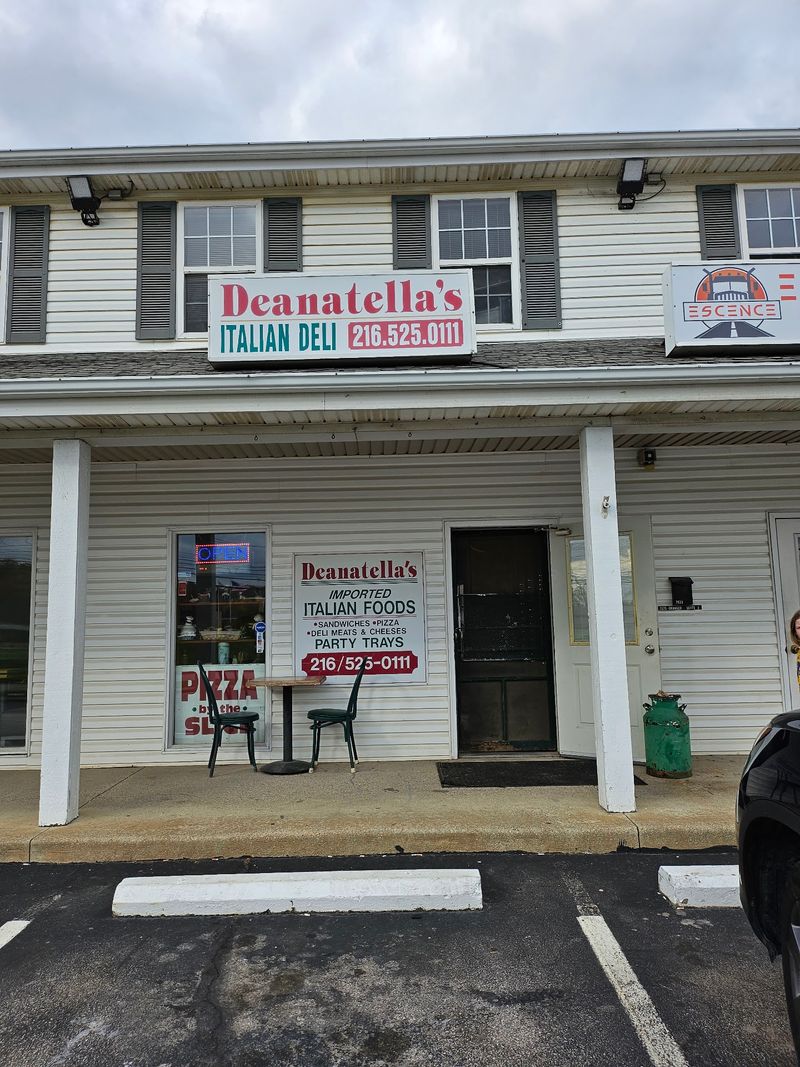 Deanatella's - Valley View