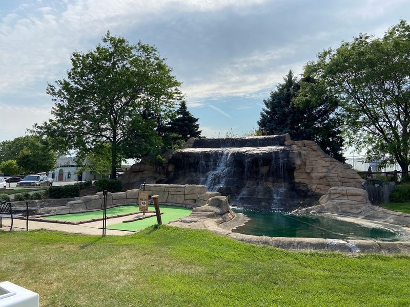 Fun Mountain Mini Golf, Green Bay, Brown County