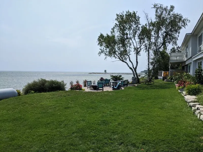 Baileys Harbor - A Relaxed Door County Waterfront Retreat