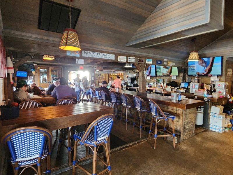 Expect A Casual, Lively Atmosphere