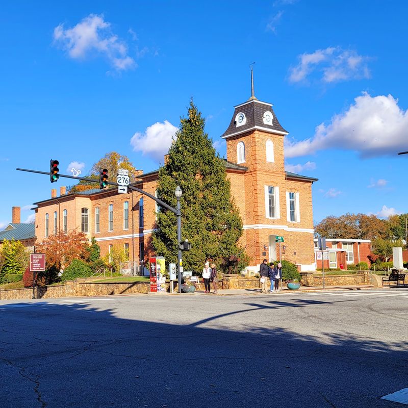 Downtown Feels Friendly Without Feeling Crowded