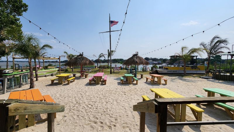 Dockside Restaurant & Tiki Bar - Colonial Beach