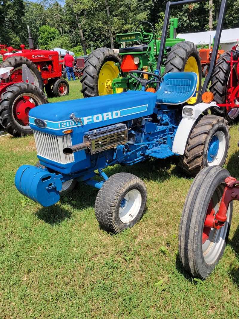 Hickory Ridge Tractor Show and Flea Market