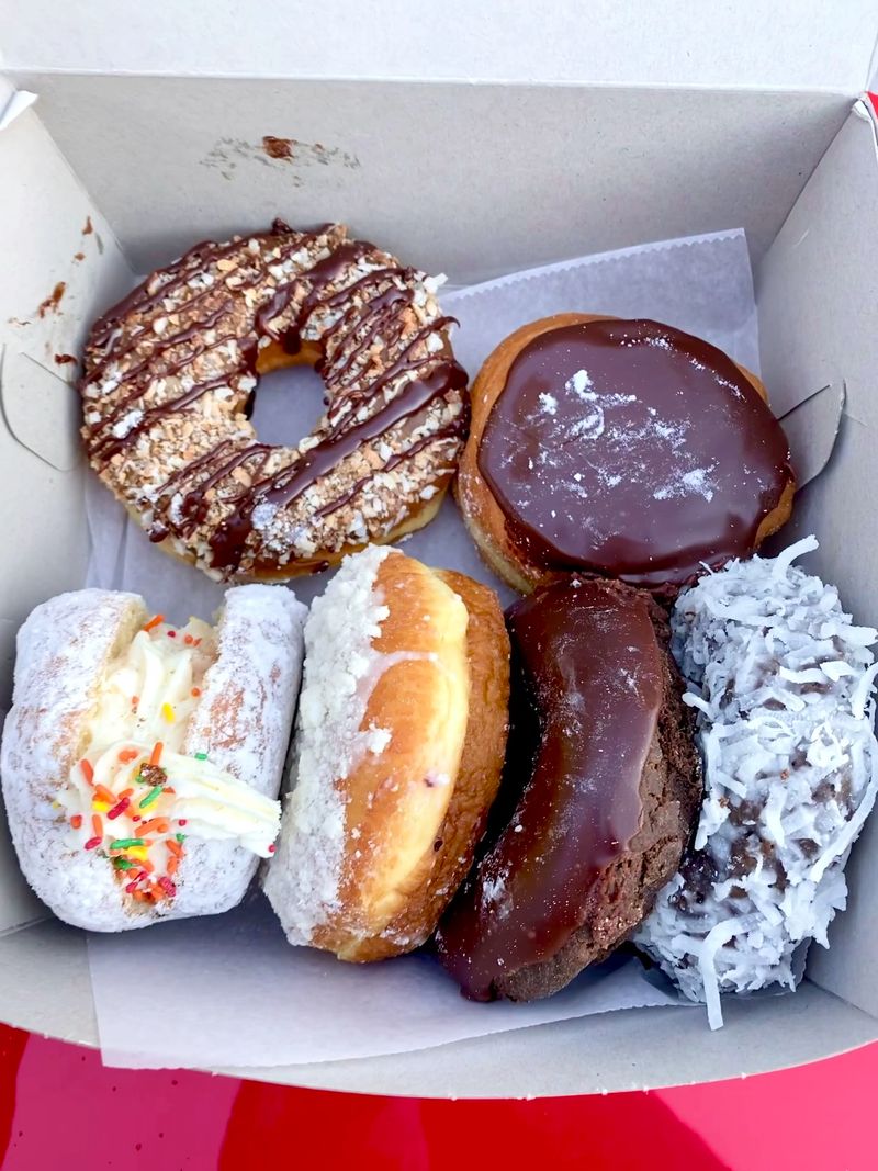 Neil's Donuts - Wallingford