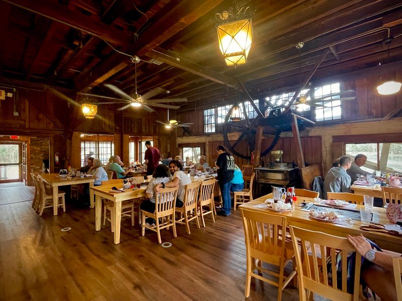 Rustic Comfort, Warm Griddles, and Open-Air Charm