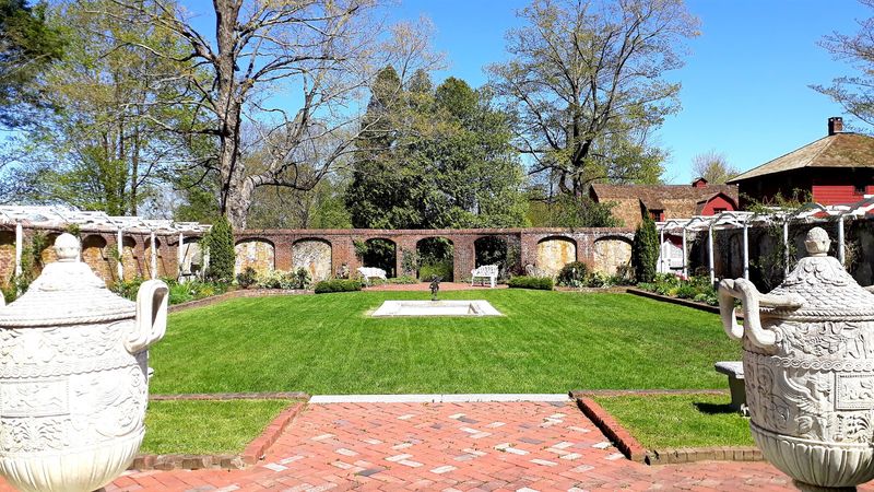 A Garden With More Than One Past