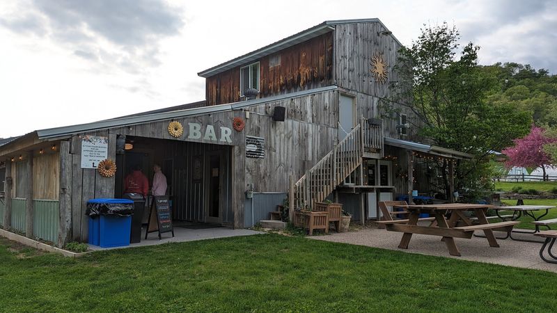 Suncrest Gardens Pizza Farm - Cochrane